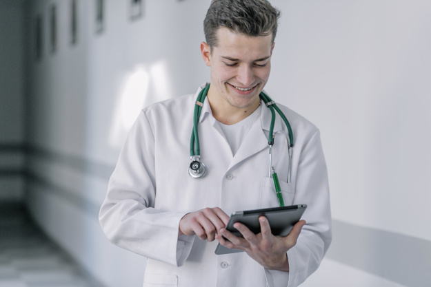 profesores de medicina por whatsapp