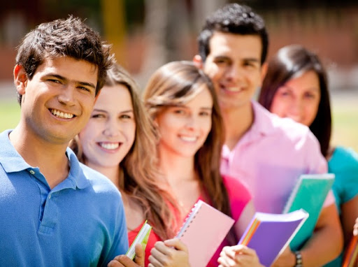 Profesores que resuleven parciales